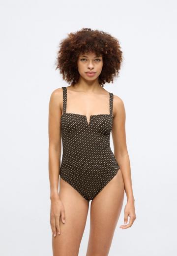 Слитный купальник