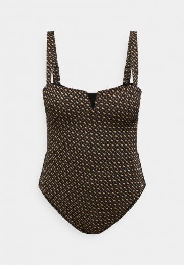 Слитный купальник