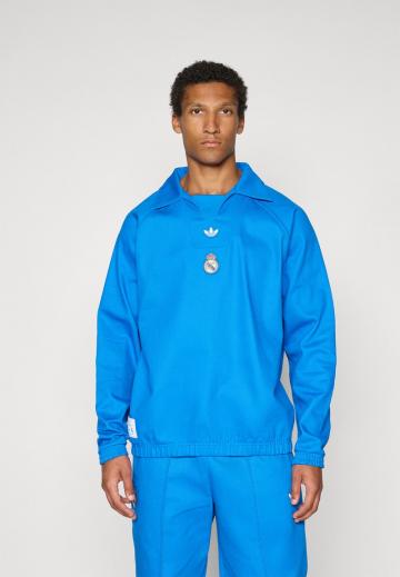 Спортивная кофта