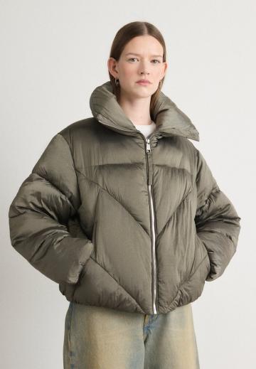 Зимняя куртка