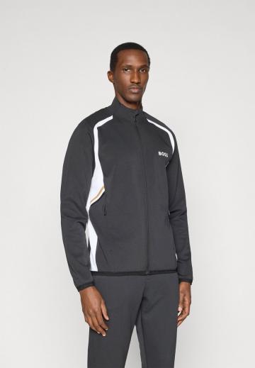 Спортивная куртка