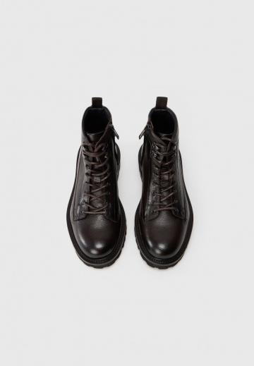 Ботинки на шнуровке