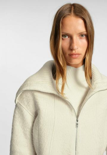 Вязаная кофта