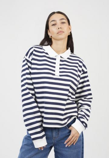 Пуловер с вырезом V