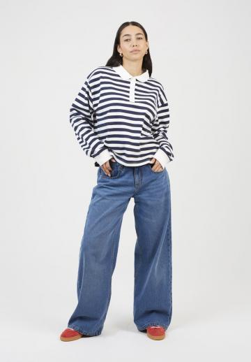 Пуловер с вырезом V