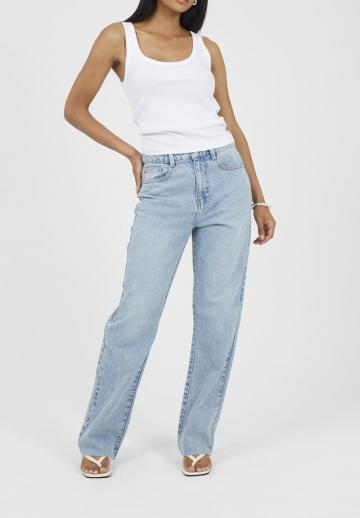 Прямые джинсы