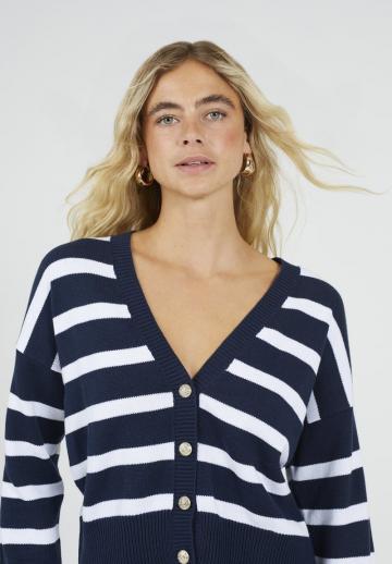 Вязаная кофта