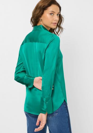 Атласная блузка