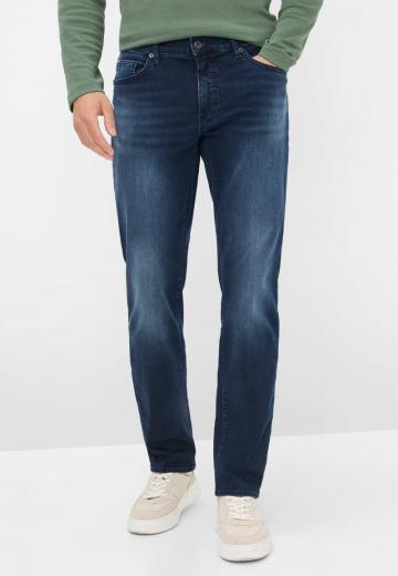 Узкие джинсы