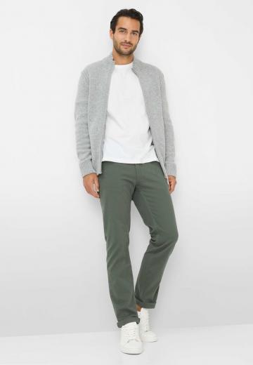 Узкие джинсы