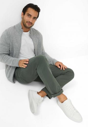 Узкие джинсы