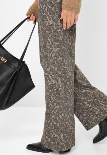 Прямые джинсы