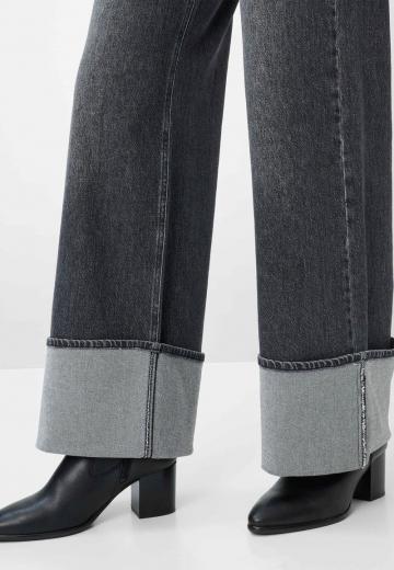 Прямые джинсы