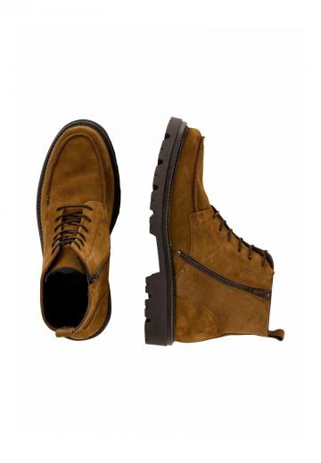 Ботинки на шнуровке