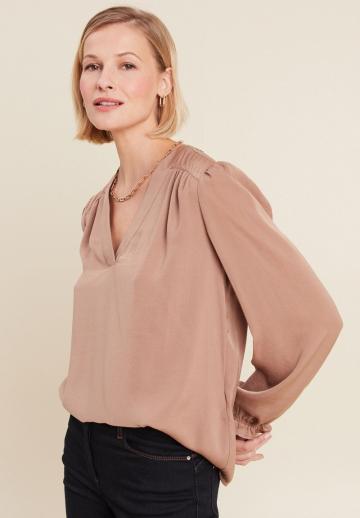 Атласная блузка