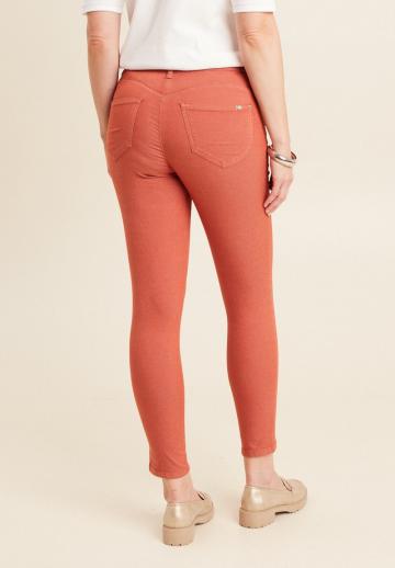 Короткие джинсы