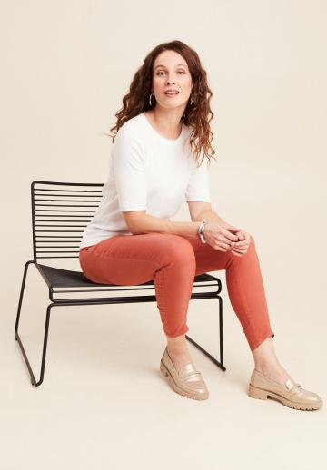 Короткие джинсы