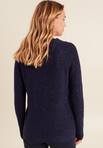 Пуловер с вырезом V