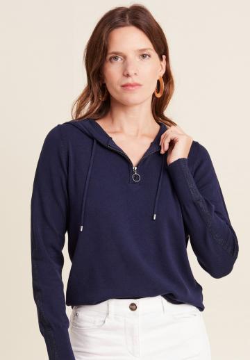 Пуловер с капюшоном