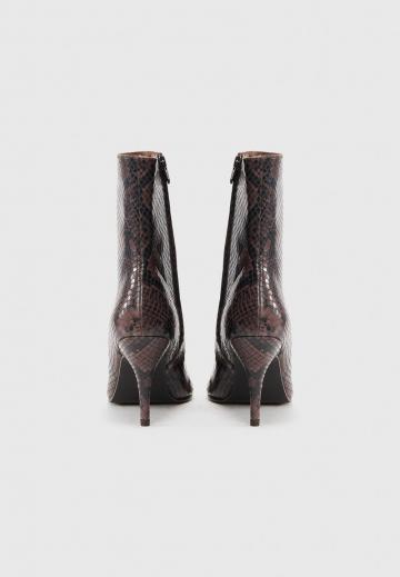 Высокие сапоги