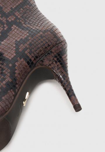 Высокие сапоги