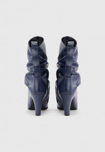 Высокие сапоги