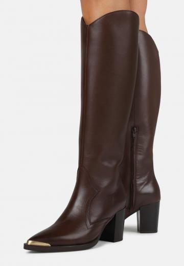 Высокие сапоги