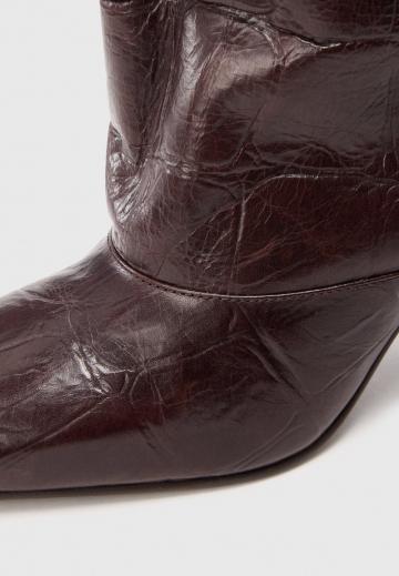 Высокие сапоги