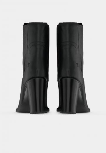 Полусапожки на высоком каблуке