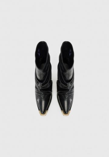 Полусапожки на высоком каблуке