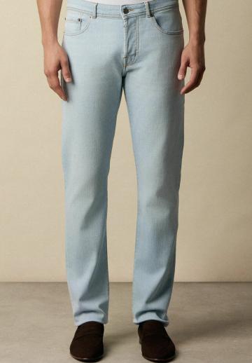 Прямые джинсы