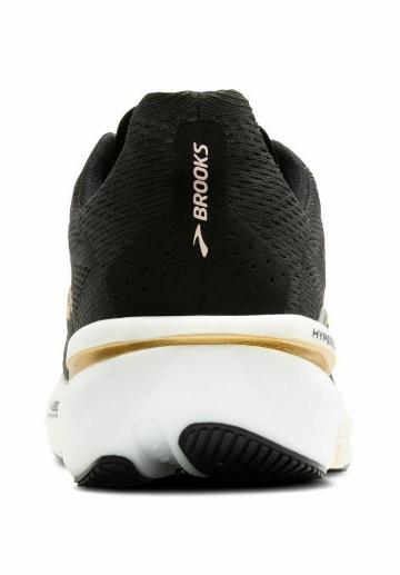 Беговые кроссовки