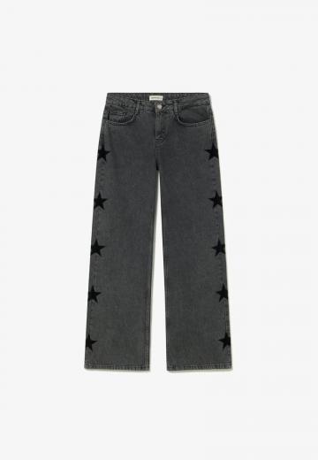 Прямые джинсы