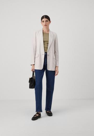 Короткое пальто