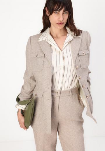 Блейзер с накладными карманами