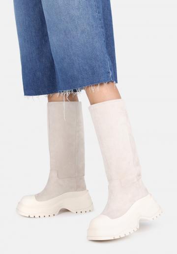 Зимние ботинки