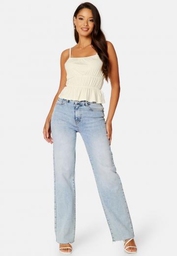 Топ на бретельках