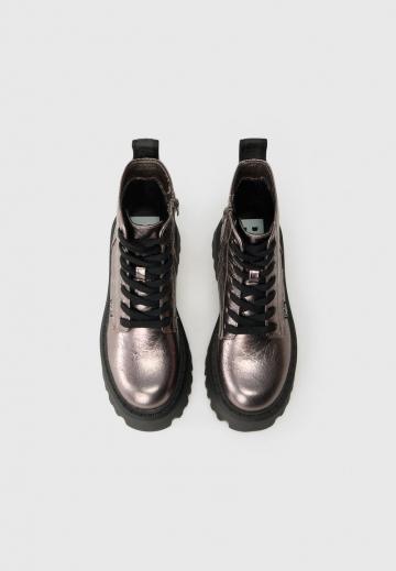 Ботинки на шнуровке