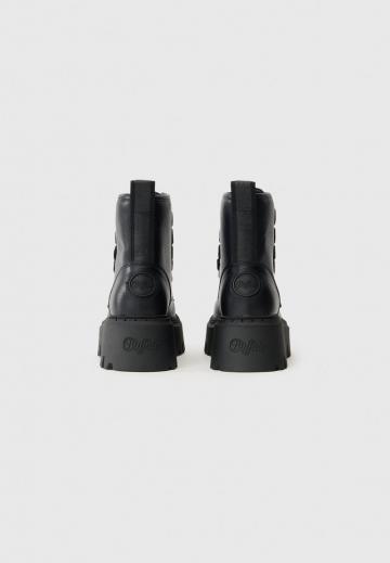 Ботинки на шнуровке