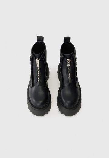 Ботинки на шнуровке