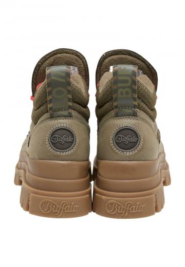 Ботинки на шнуровке