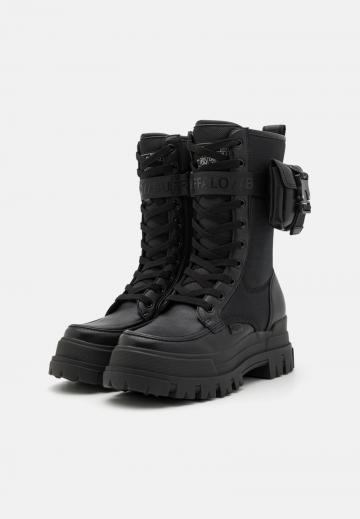 Сапоги на шнуровке