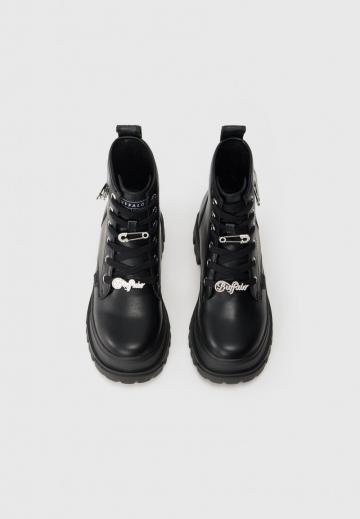 Ботинки на шнуровке