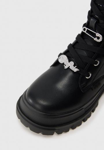 Ботинки на шнуровке