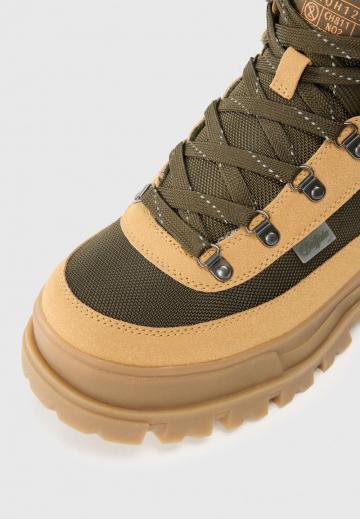 Ботинки на шнуровке