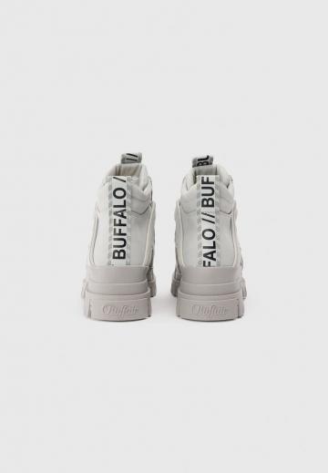 Сапожки на танкетке