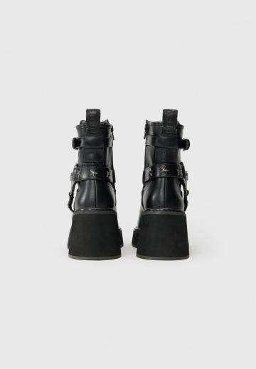 Полусапожки на высоком каблуке