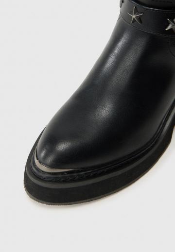 Полусапожки на высоком каблуке