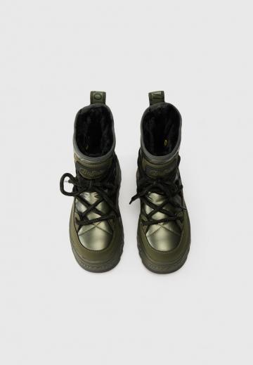 Сапожки на танкетке