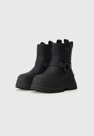 Ковбойские сапожки